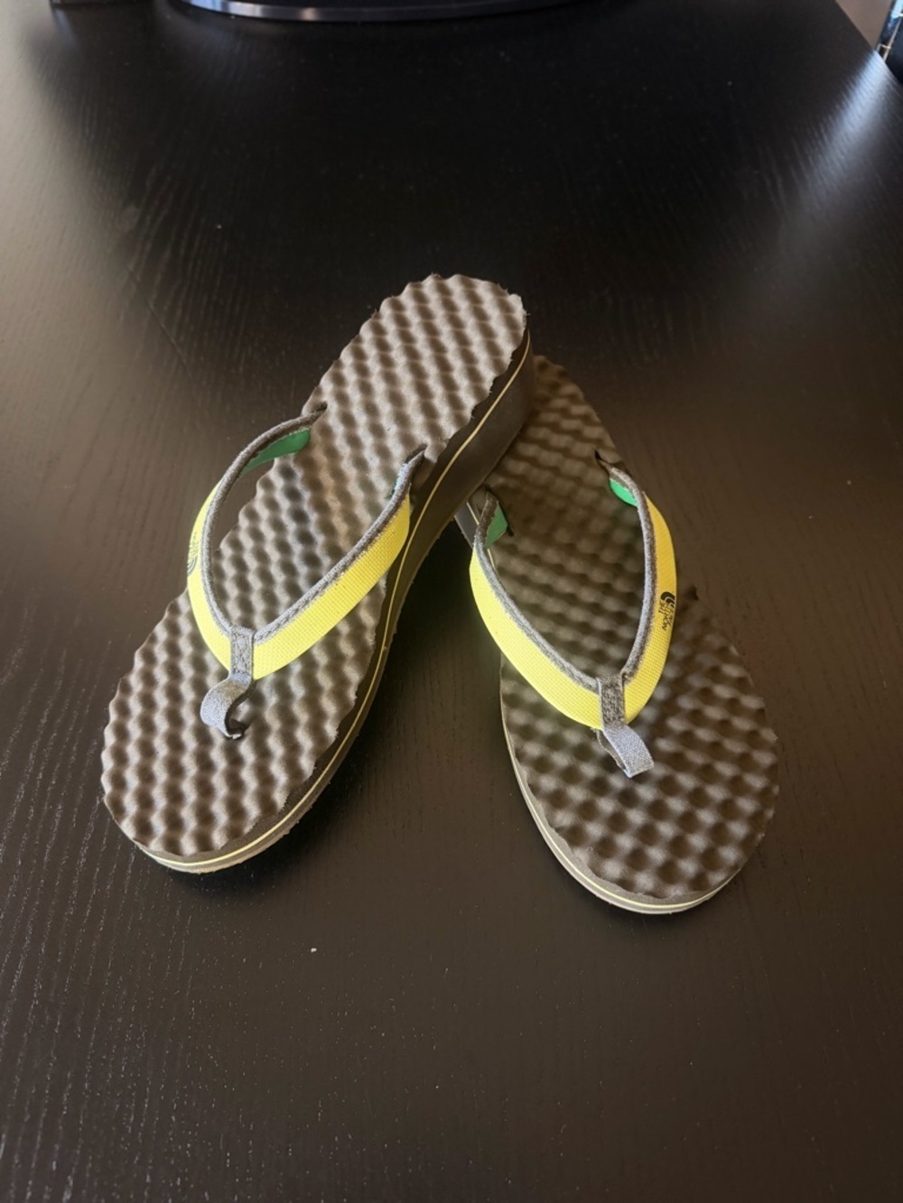 The North Face wedged yellow Strap Textured Foam Sandal size 10 - Picture 2 of 14